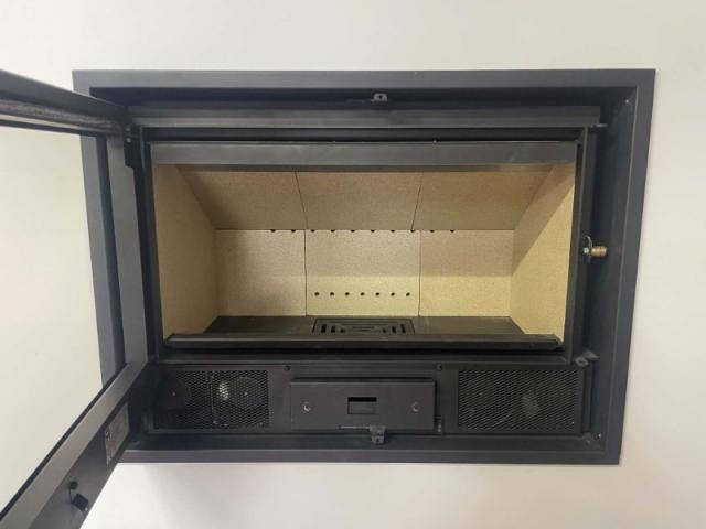 L'insert à bois Rocal RCR 80 : un insert bois performant à la vision généreuse