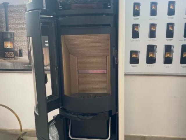 Scan-Line SL 900 B : le plaisir du feu... et de la cuisine au bois Scan-Line SL 900 B : le plaisir du feu... et de la cuisine au bois