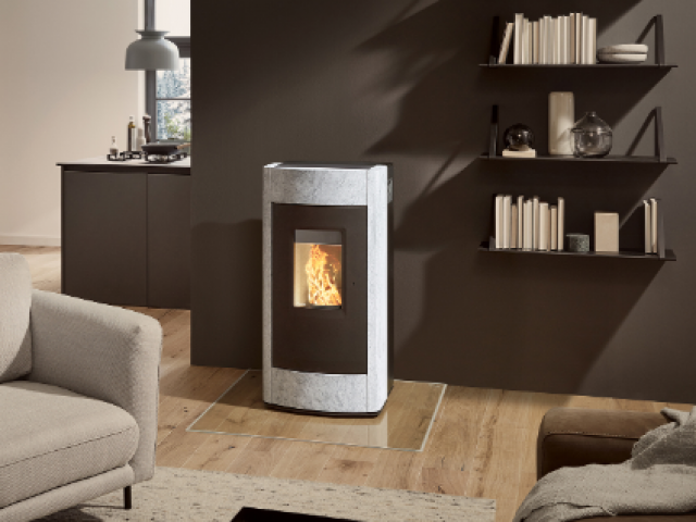 le RIKA REVO II : le poêle à granulés qui allie design, confort et technologie 