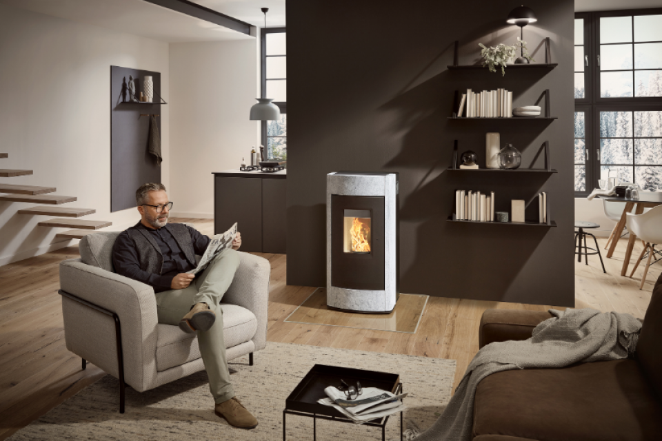 le RIKA REVO II : le poêle à granulés qui allie design, confort et technologie 